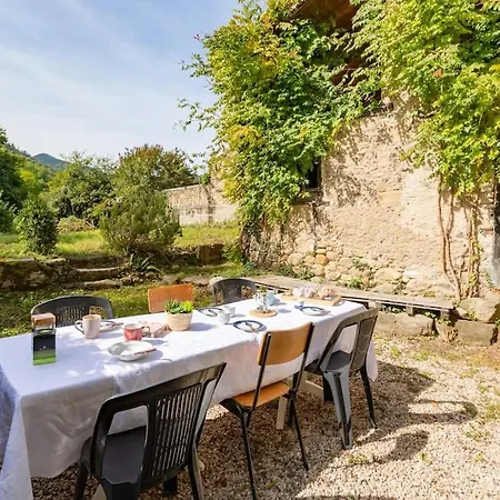 De La Tour Pour 10 Personnes A Holiday home