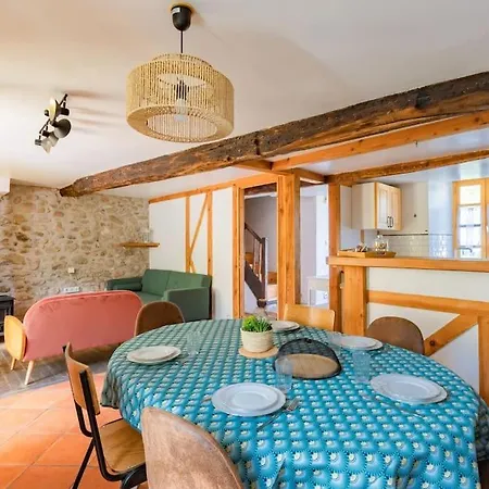 Holiday home De La Tour Pour 10 Personnes A Ganac